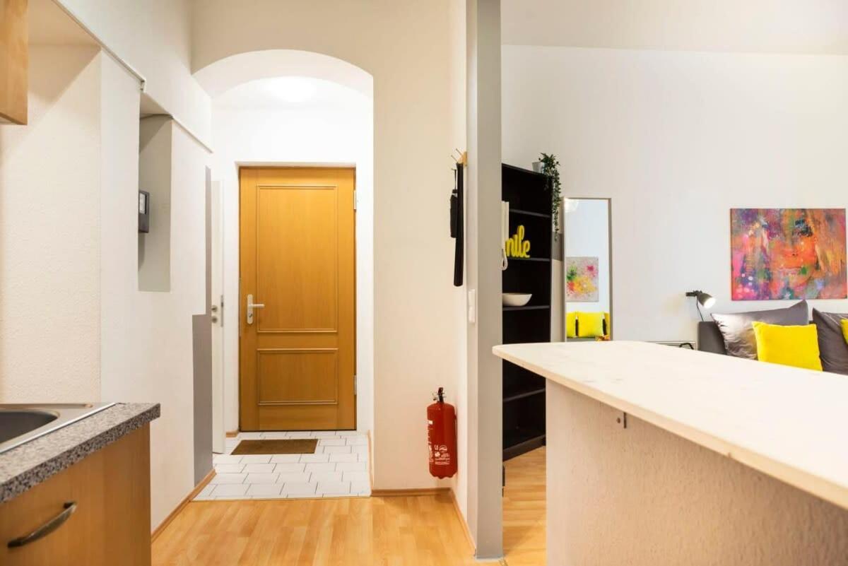 Cozy 2 Room Apartment Next To Hermannstrasse Берлін Екстер'єр фото