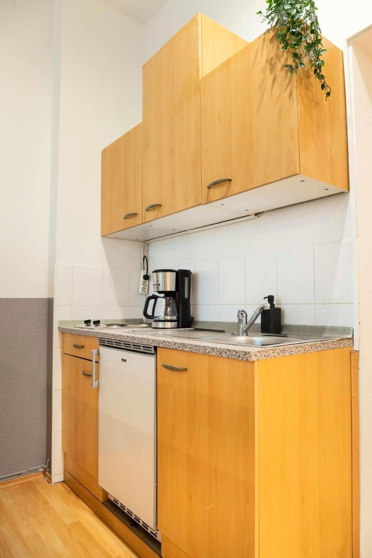 Cozy 2 Room Apartment Next To Hermannstrasse Берлін Екстер'єр фото
